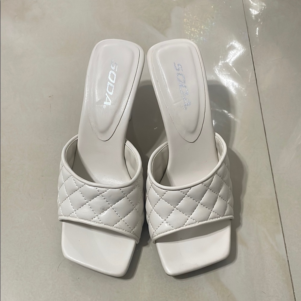 Soda Women's Quilted White Mules